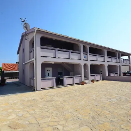With A Parking Space - Kozjak, - 18556 *