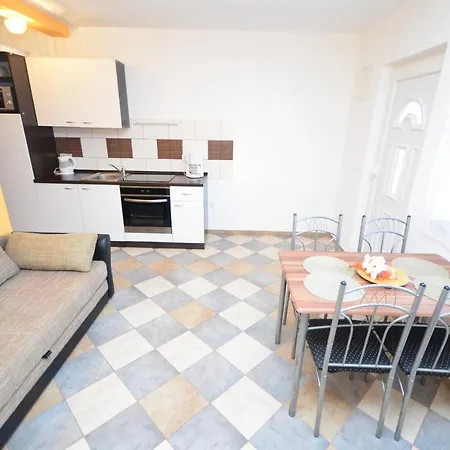 With Parking Space - Kozjak, - 18556 Apartment