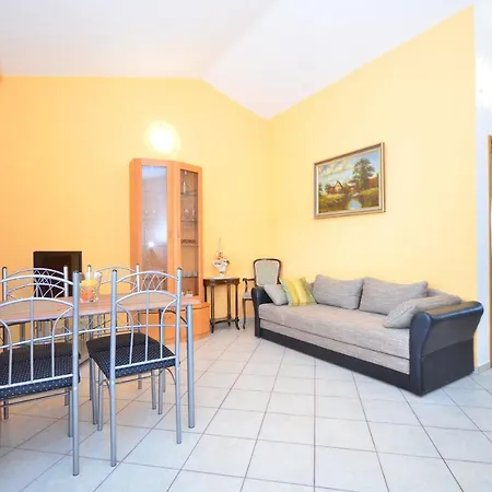 Apartment With A Parking Space - Kozjak, - 18556 Vir