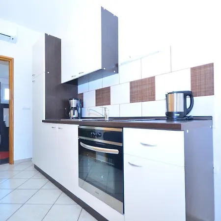 Apartment With A Parking Space - Kozjak, - 18556 Vir