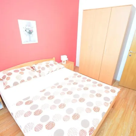 With A Parking Space - Kozjak, - 18556 Vir